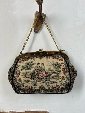 Vintage La Marquise Tapestry Kiss Lock Bag
